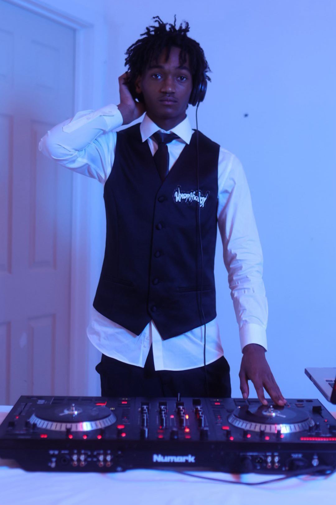 DJ Hit feature
